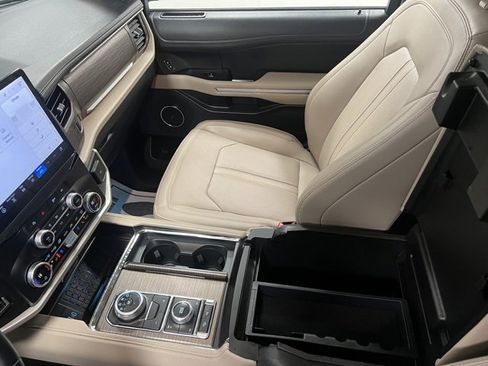Used 2024 Ford Expedition Max Limited image 41