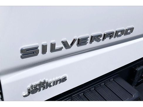 Used 2024 Chevrolet Silverado 1500 LT Trail Boss w/ LT Trail Boss Premium Package AWD/4WD image 32
