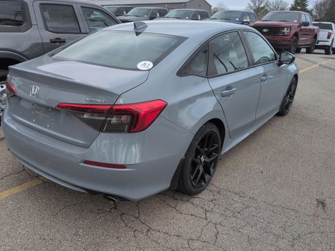 Used 2023 Honda Civic Sport image 3