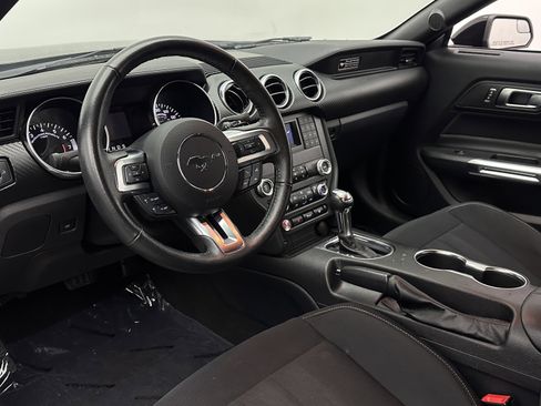 Used 2020 Ford Mustang Coupe RWD image 8