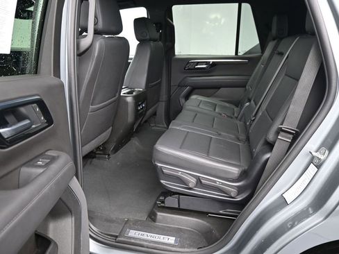 Used 2025 Chevrolet Tahoe LT image 17
