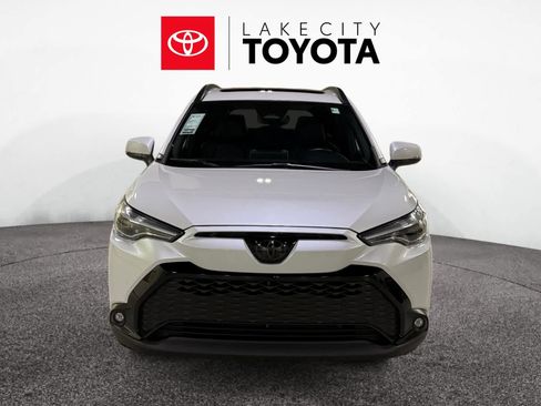 Used 2024 Toyota Corolla Cross XSE image 11