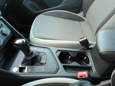 Used 2022 Volkswagen Taos S image 37