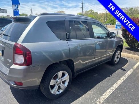 Used 2014 Jeep Compass Latitude FWD image 9