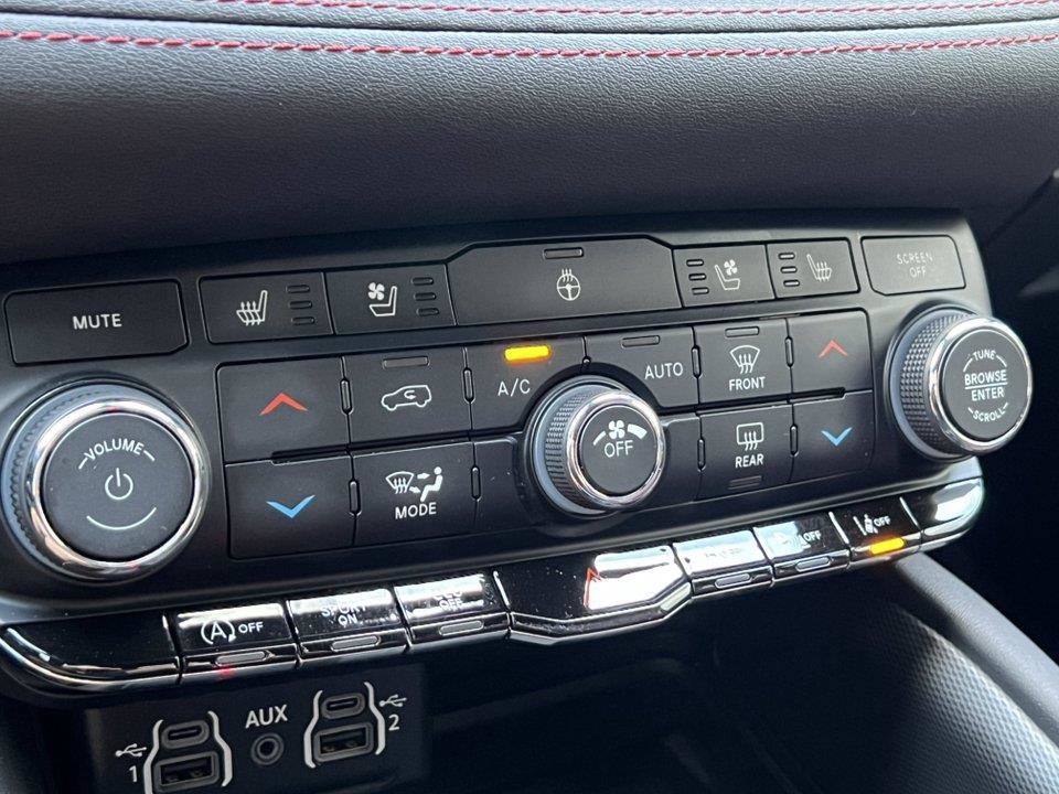Used 2024 Dodge Durango GT AWD/4WD image 34
