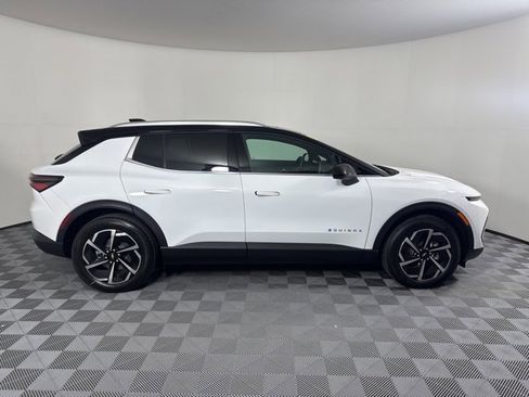 New 2026 Chevrolet Equinox EV LT image 2