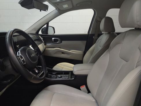 Used 2022 Kia Sorento S FWD image 17