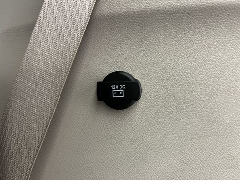 Used 2024 Chrysler Pacifica Touring-L image 29