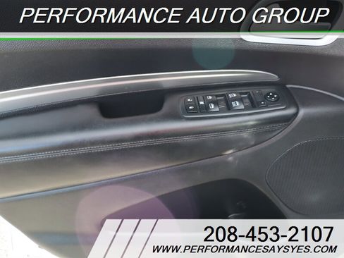 Used 2020 Dodge Durango SXT w/ 3rd Row Seating Group image 17