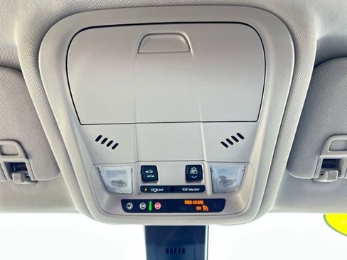 Used 2023 Chevrolet Equinox LT AWD/4WD image 49