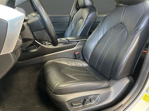 Used 2022 Toyota Avalon XLE image 4