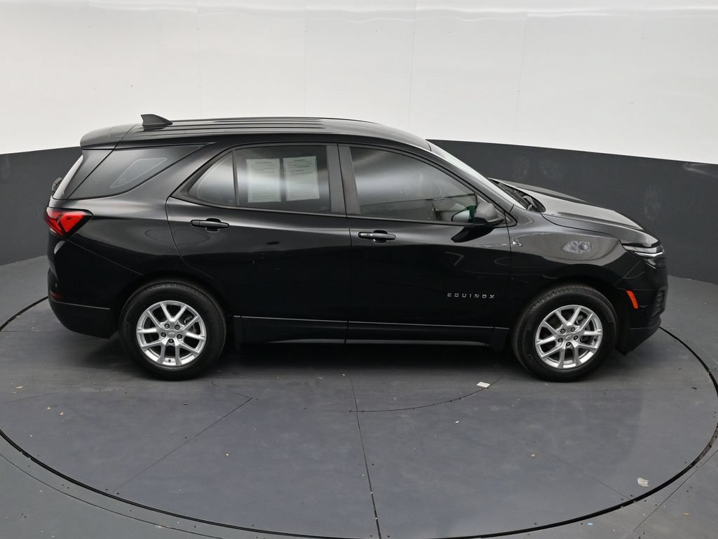 Used 2024 Chevrolet Equinox LS w/ Driver Confidence II Package FWD image 17