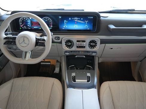 Used 2025 Mercedes-Benz G 550 image 14