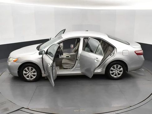 Used 2009 Toyota Camry LE image 6