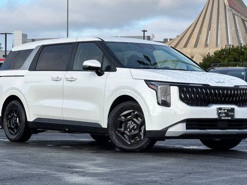 New 2026 Kia Carnival LXS image 2