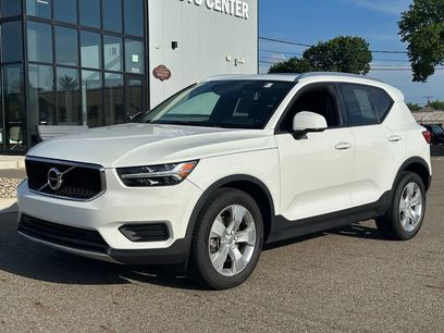 Used 2020 Volvo XC40 T5 Momentum w/ Protection Package