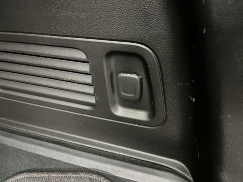 Certified 2023 Buick Enclave Essence w/ Experience Buick Package image 34