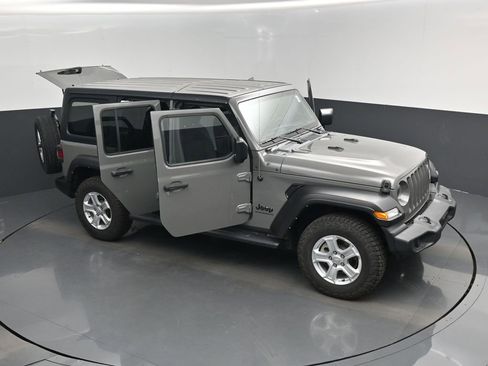 Used 2023 Jeep Wrangler Sport S image 19