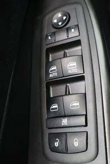 Used 2022 Jeep Cherokee Trailhawk w/ Premium Leather Package AWD/4WD image 21
