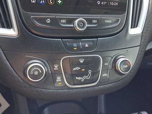 Used 2022 Chevrolet Malibu LS FWD image 17