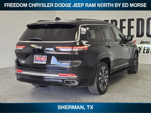 Used 2021 Jeep Grand Cherokee L Overland w/ Luxury Tech Group IV image 3