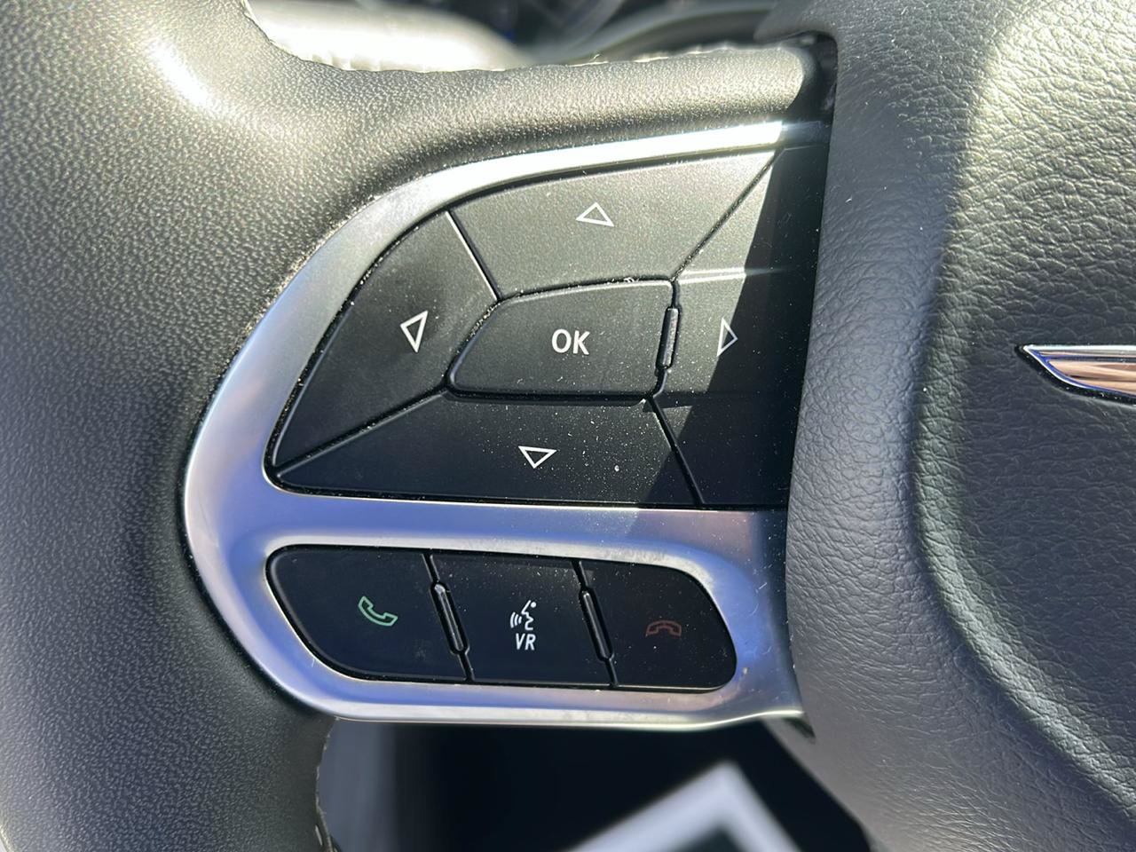 Used 2024 Chrysler Pacifica Touring-L FWD image 19