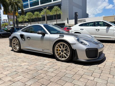 Used 2018 Porsche 911 GT2 RS RWD image 10