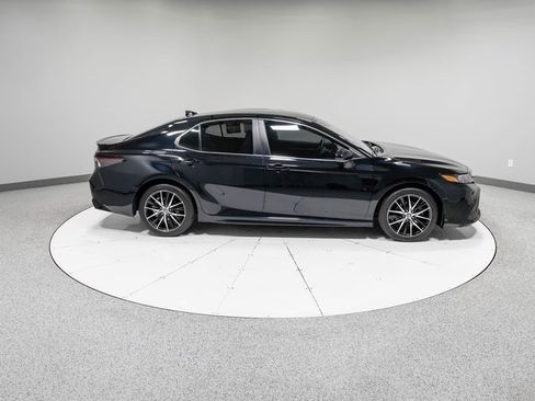 Used 2023 Toyota Camry SE image 26