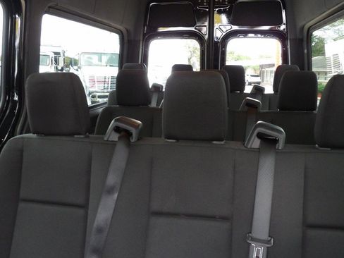 Used 2025 Mercedes-Benz Sprinter 2500 image 21