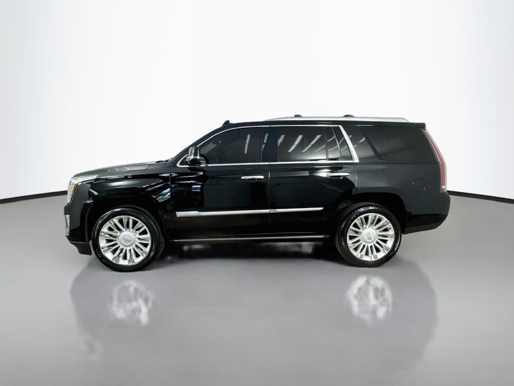 Used 2017 Cadillac Escalade Platinum AWD/4WD image 4