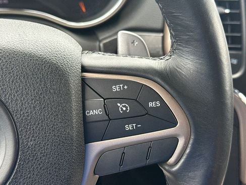 Used 2015 Jeep Grand Cherokee Laredo w/ Quick Order Package 23E AWD/4WD image 25