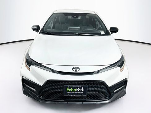 Used 2020 Toyota Corolla SE FWD image 2