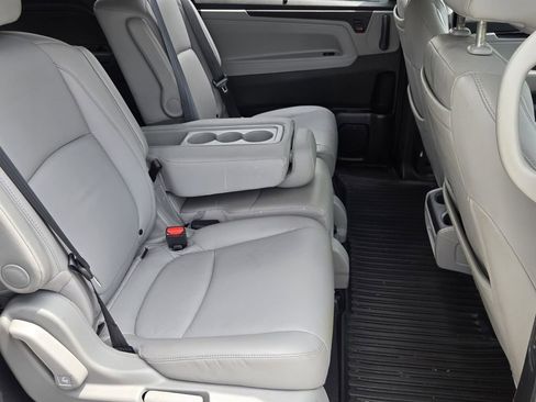 Used 2018 Honda Odyssey Elite image 14