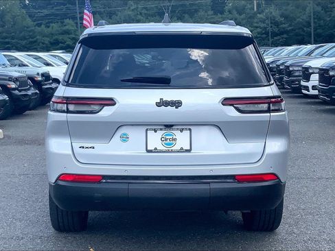 Certified 2025 Jeep Grand Cherokee L Altitude AWD/4WD image 4