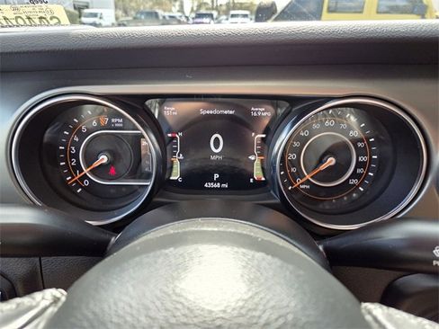 Used 2021 Jeep Gladiator Willys image 29