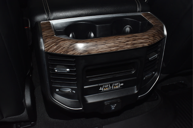 Used 2020 RAM 1500 Laramie AWD/4WD image 23