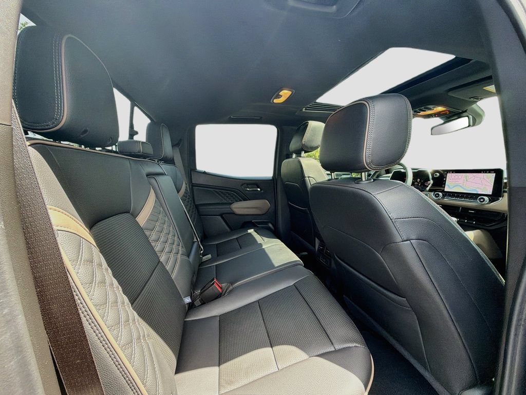 Used 2025 GMC Canyon Denali AWD/4WD image 31