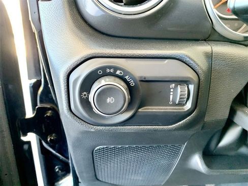 Used 2023 Jeep Wrangler Altitude image 25