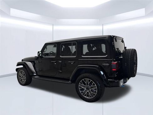 Used 2024 Jeep Wrangler High Altitude AWD/4WD image 3