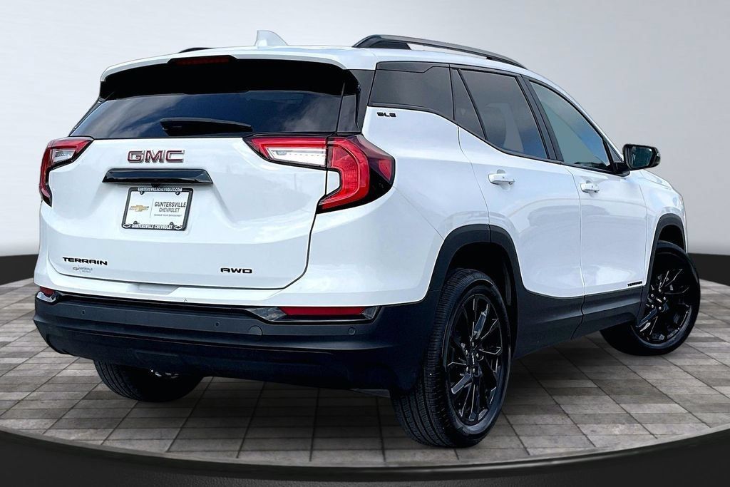 Used 2023 GMC Terrain SLE w/ Driver Convenience Package AWD/4WD image 2