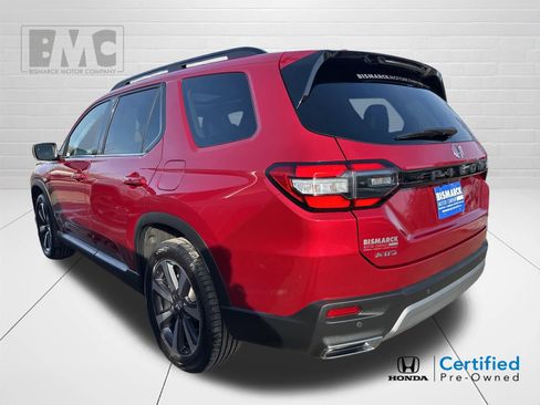 Used 2023 Honda Pilot Touring image 5