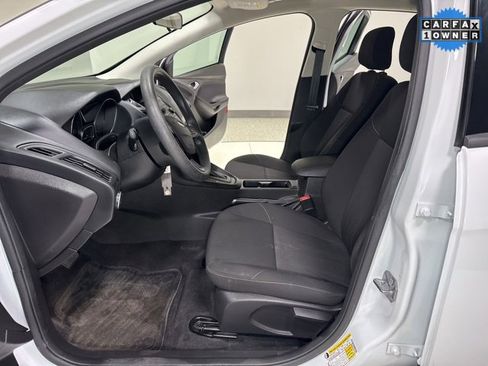 Used 2018 Ford Focus SE image 9