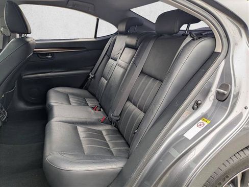 Used 2016 Lexus ES 350 w/ Luxury Package w/Wood Trim FWD image 18