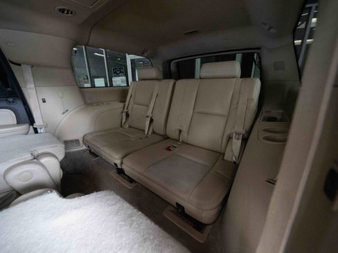 Used 2013 GMC Yukon XL Denali AWD/4WD image 24