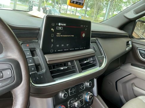 Used 2023 GMC Yukon SLT image 11