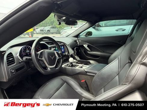 Used 2018 Chevrolet Corvette Stingray Coupe w/ Carbon Flash Badge Package RWD image 9
