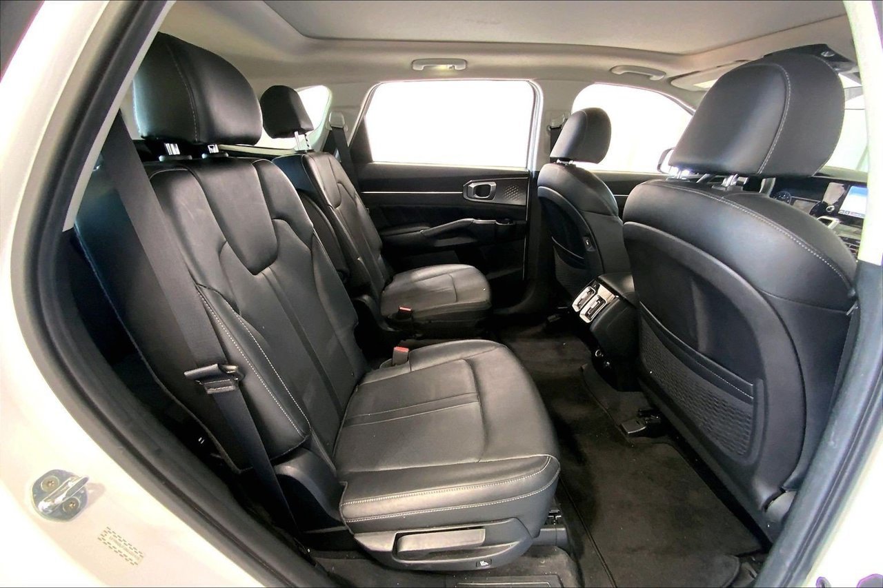 Used 2022 Kia Sorento SX AWD/4WD image 25