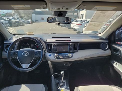 Used 2017 Toyota RAV4 XLE image 15