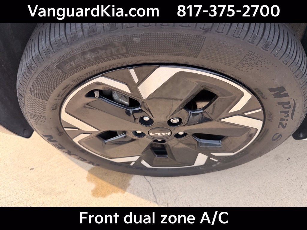 Used 2023 Kia Niro Wave FWD image 8