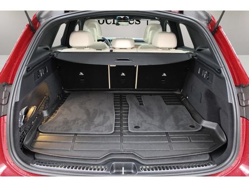 Used 2025 Mercedes-Benz GLC 350e 4MATIC image 30